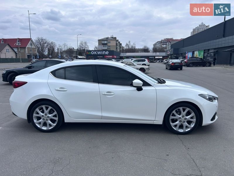 Седан Mazda 3 2015 в Киеве