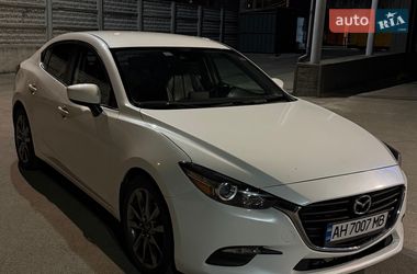 Седан Mazda 3 2018 в Днепре