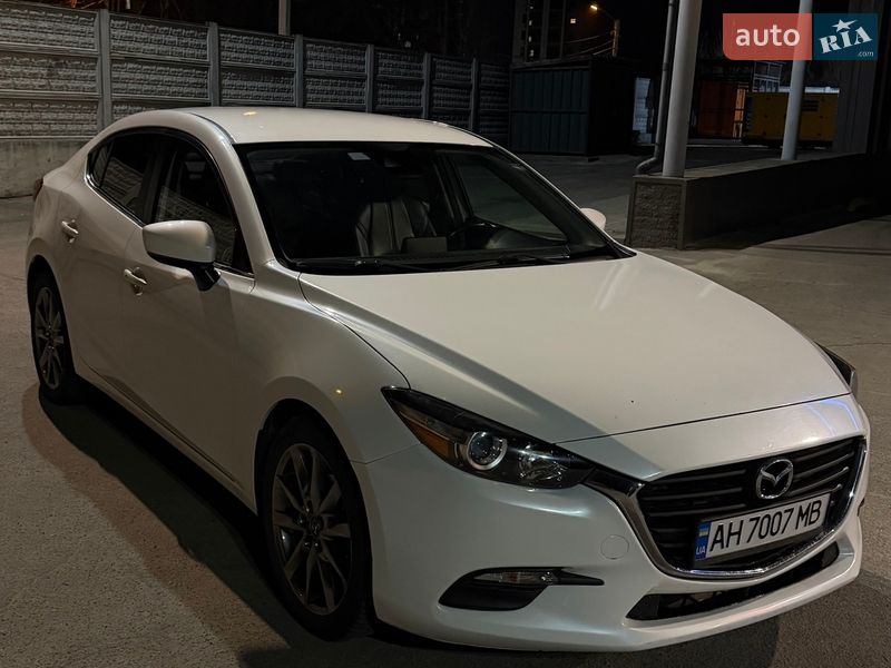 Седан Mazda 3 2018 в Дніпрі