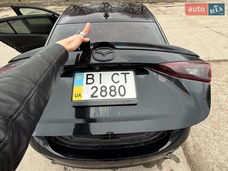 Седан Mazda 3 2015 в Миргороде