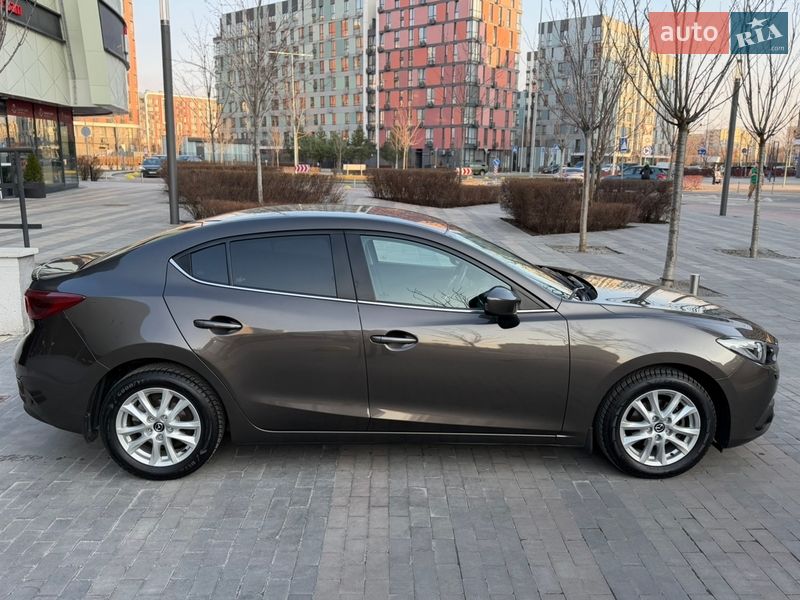 Седан Mazda 3 2014 в Киеве