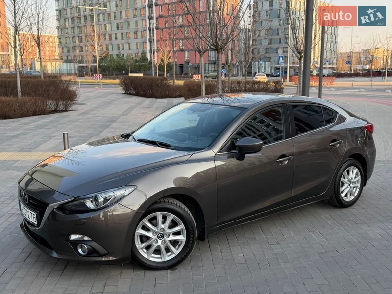 Седан Mazda 3 2014 в Киеве