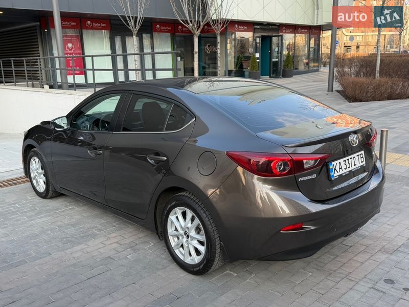 Седан Mazda 3 2014 в Киеве