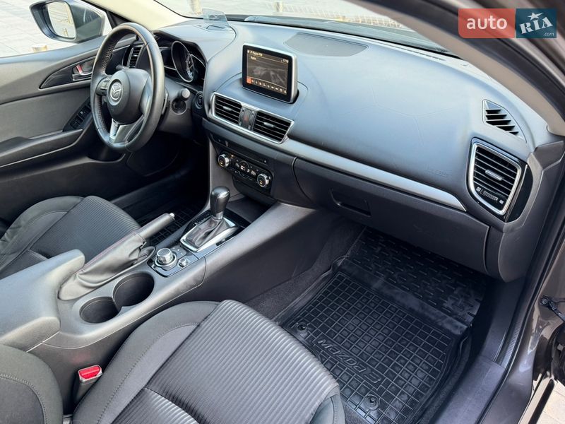 Седан Mazda 3 2014 в Киеве