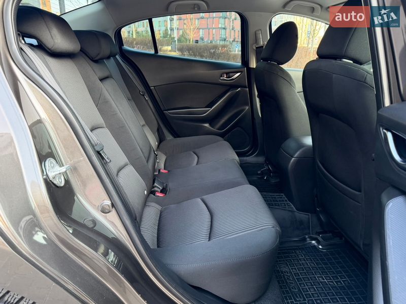 Седан Mazda 3 2014 в Киеве