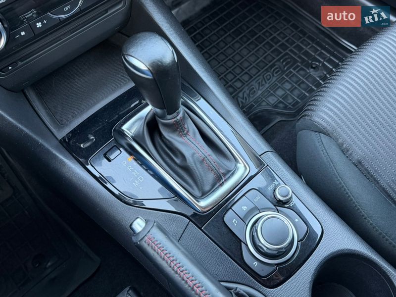 Седан Mazda 3 2014 в Киеве