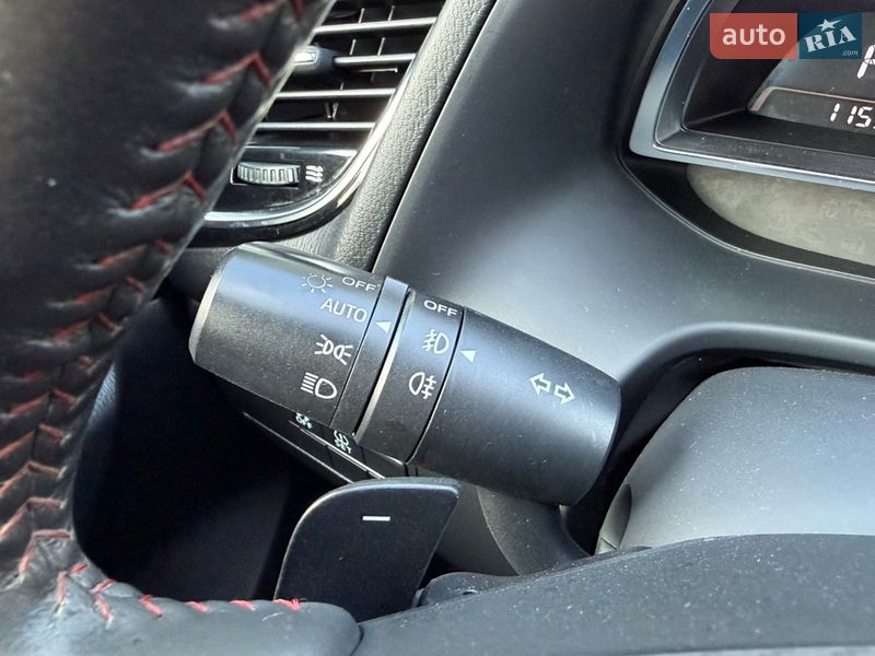 Седан Mazda 3 2014 в Киеве