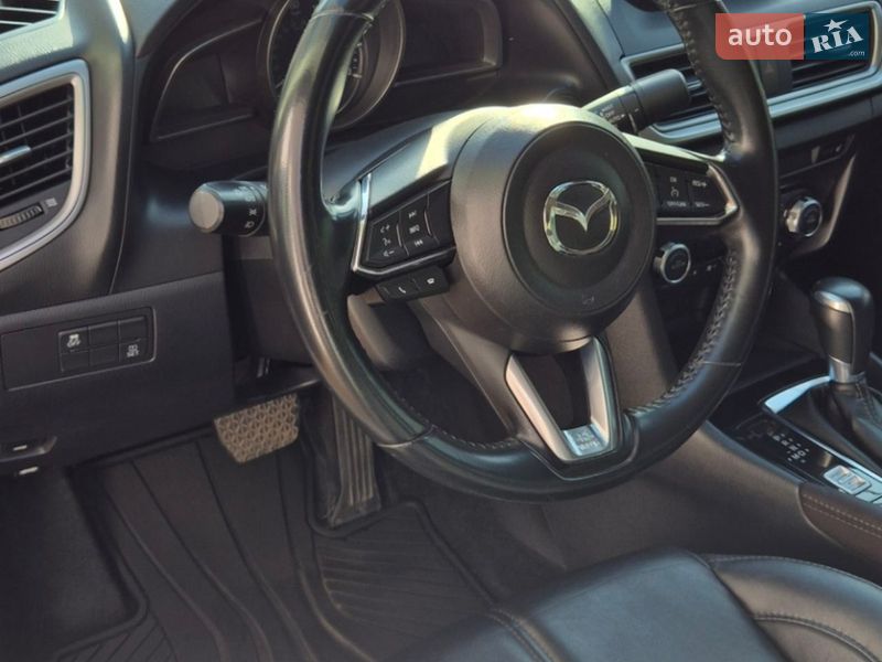 Седан Mazda 3 2018 в Запоріжжі