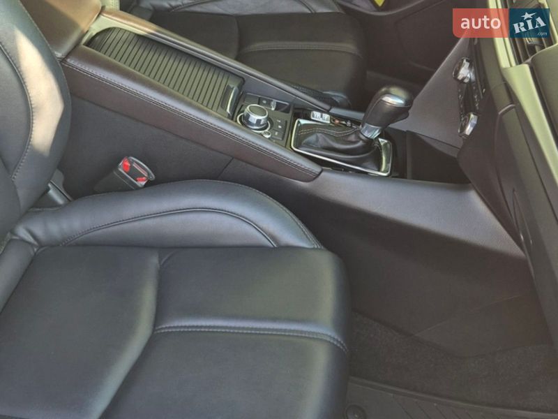 Седан Mazda 3 2018 в Запоріжжі