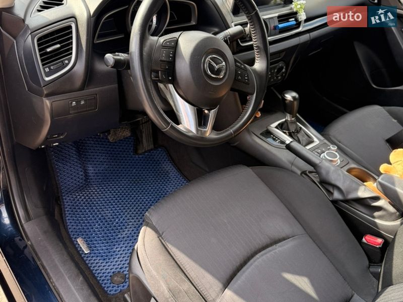 Седан Mazda 3 2014 в Киеве