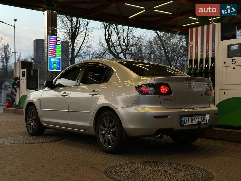 Седан Mazda 3 2008 в Киеве