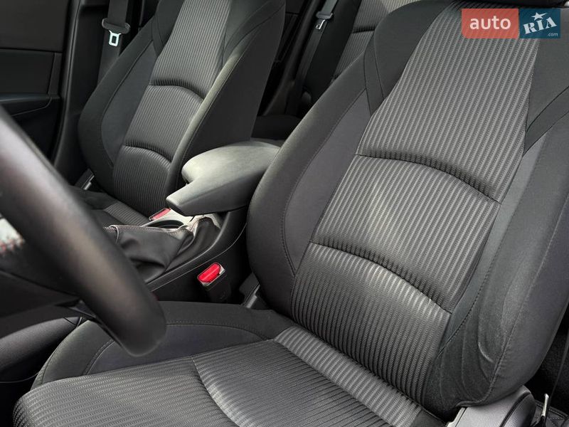 Седан Mazda 3 2016 в Львове фото 30 Седан Mazda 3 2016 в Львове