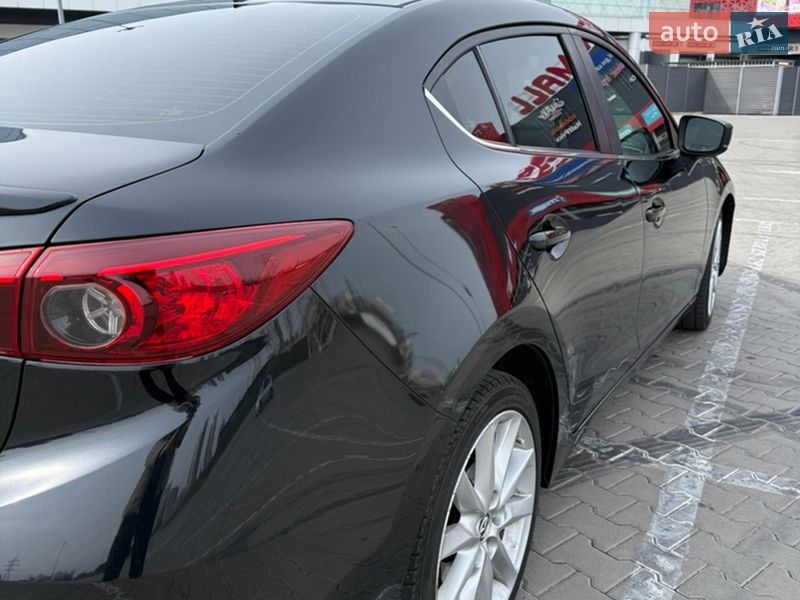 Седан Mazda 3 2017 в Киеве