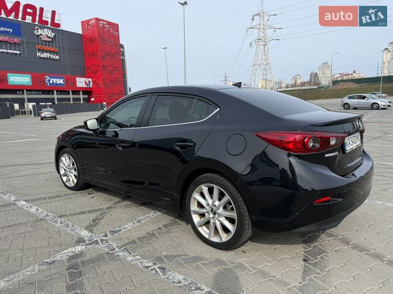 Седан Mazda 3 2017 в Киеве