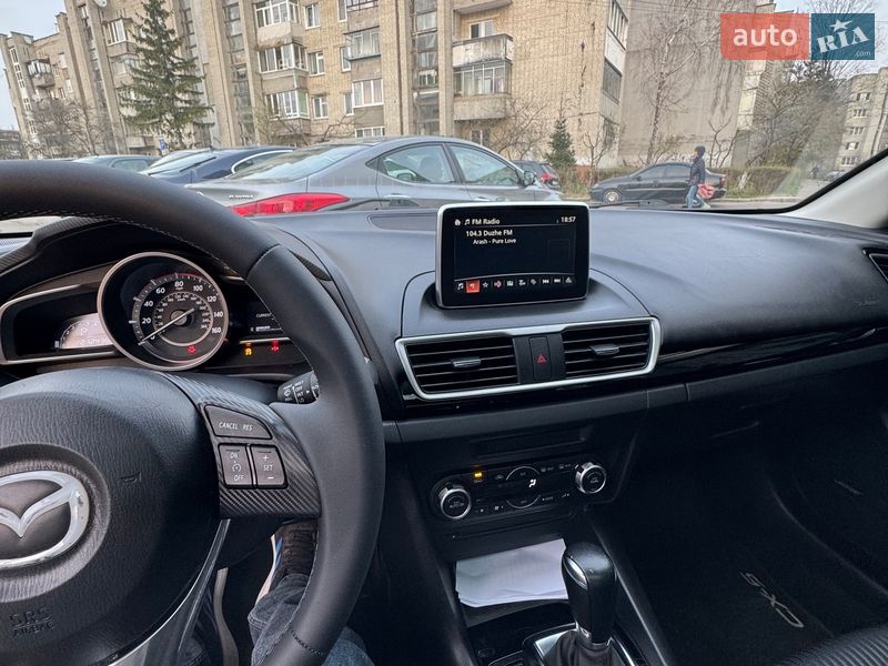 Седан Mazda 3 2015 в Львові