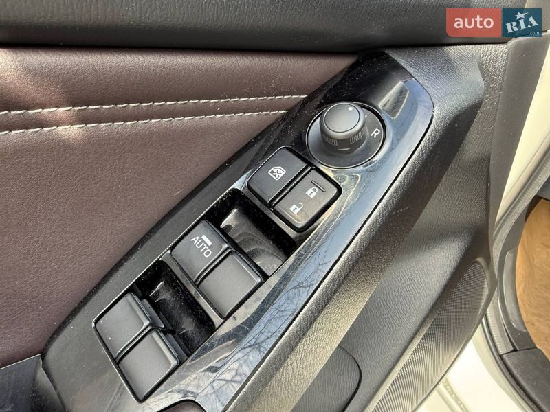 Седан Mazda 3 2018 в Днепре