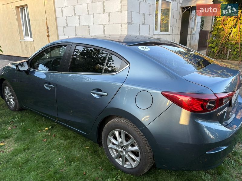 Седан Mazda 3 2015 в Києві