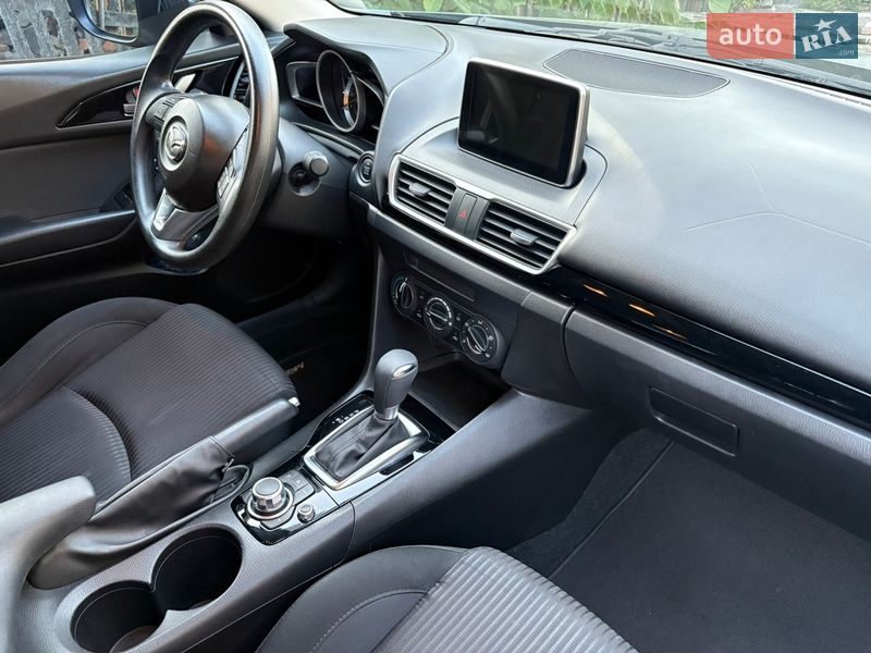 Седан Mazda 3 2015 в Києві