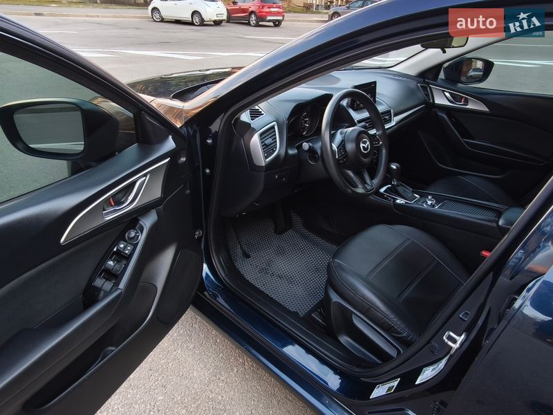 Седан Mazda 3 2017 в Харькове