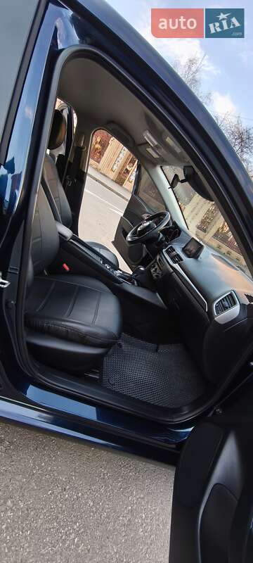 Седан Mazda 3 2017 в Харькове