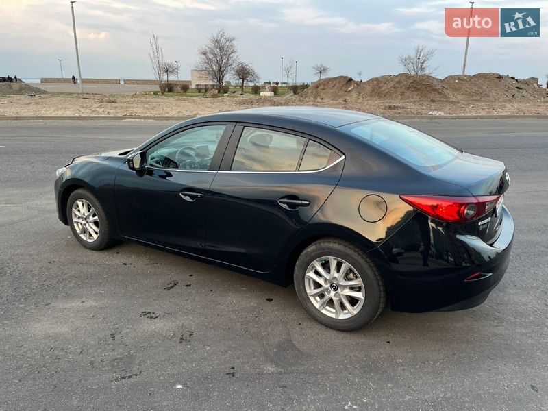 Седан Mazda 3 2015 в Черкассах