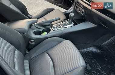Седан Mazda 3 2015 в Черкассах
