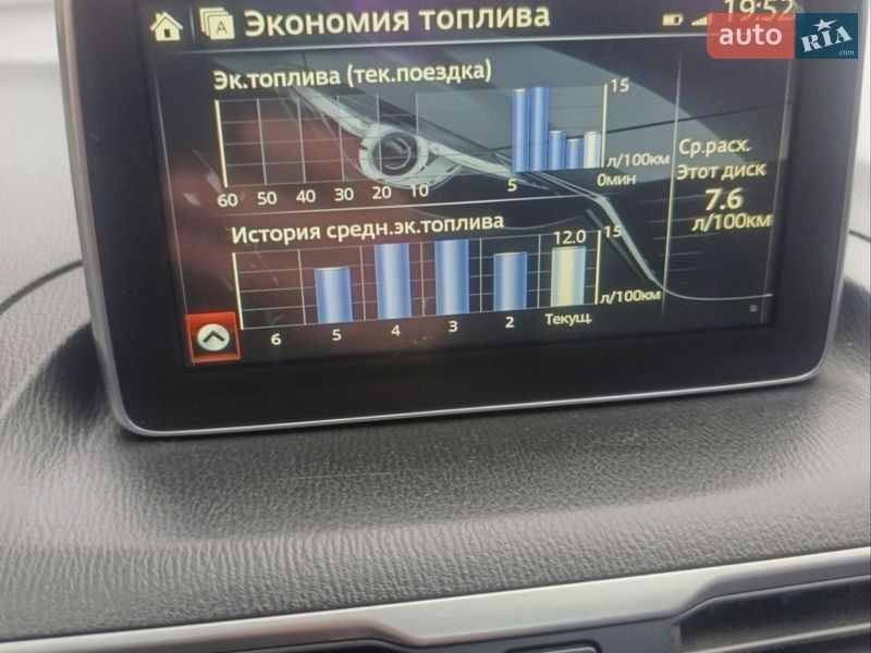 Седан Mazda 3 2013 в Днепре