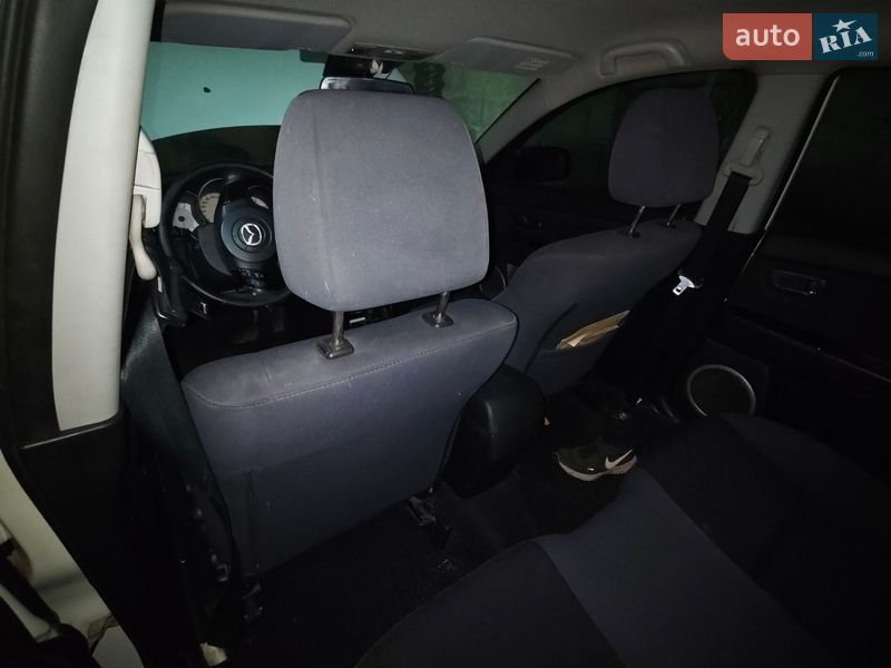 Седан Mazda 3 2009 в Днепре