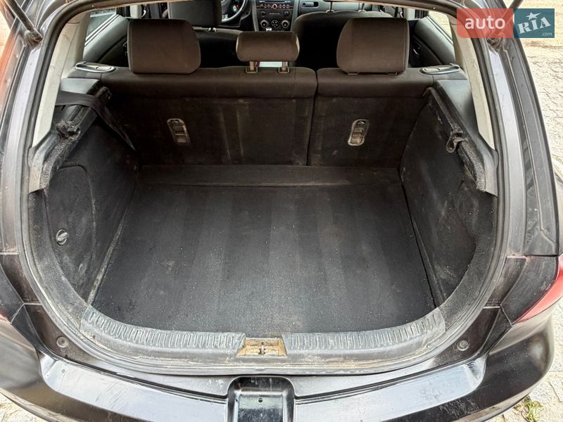 Хэтчбек Mazda 3 2004 в Днепре
