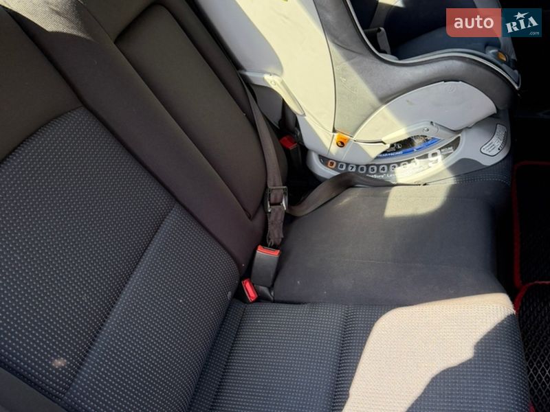 Седан Mazda 3 2006 в Одесі