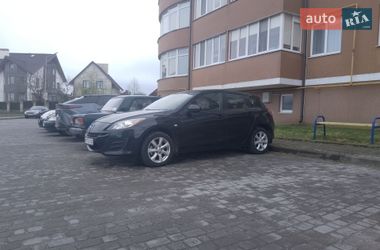 Хэтчбек Mazda 3 2010 в Остроге