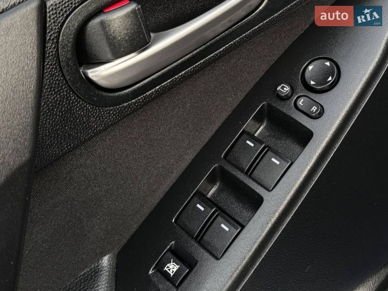 Хетчбек Mazda 3 2010 в Черкасах фото 10 Хетчбек Mazda 3 2010 в Черкасах