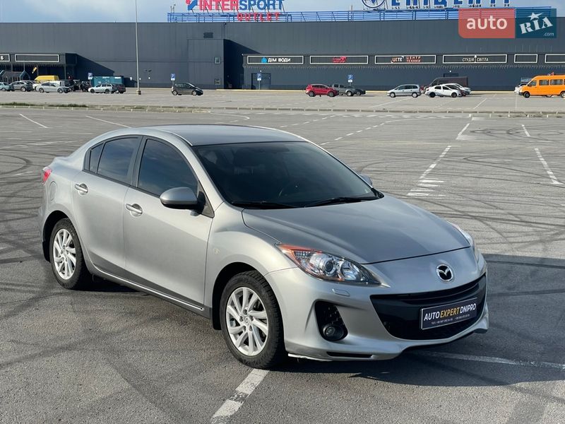 Седан Mazda 3 2012 в Днепре