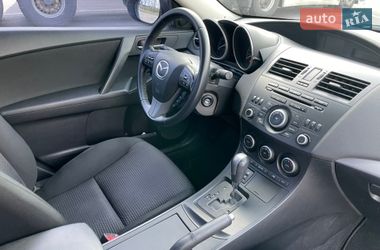 Седан Mazda 3 2012 в Днепре