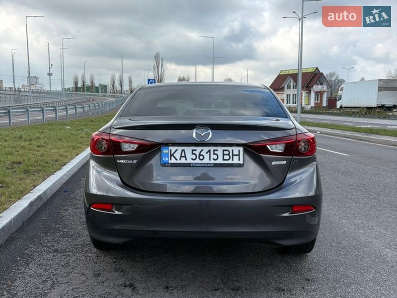 Седан Mazda 3 2017 в Києві