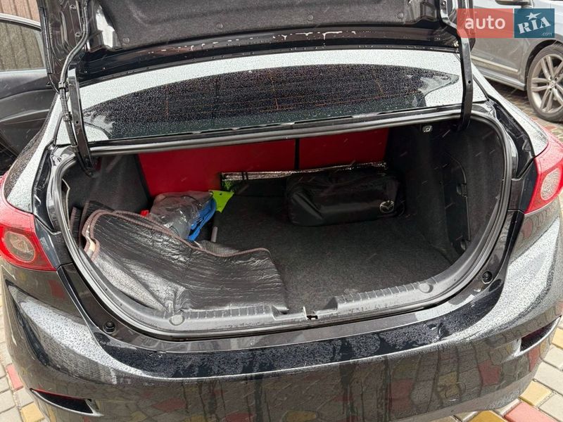 Седан Mazda 3 2014 в Кременчуге