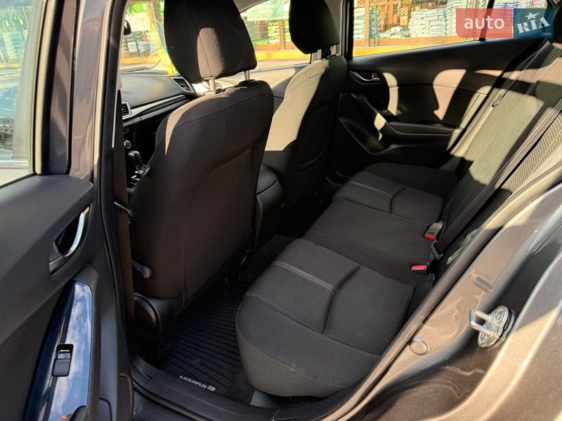 Седан Mazda 3 2017 в Харькове