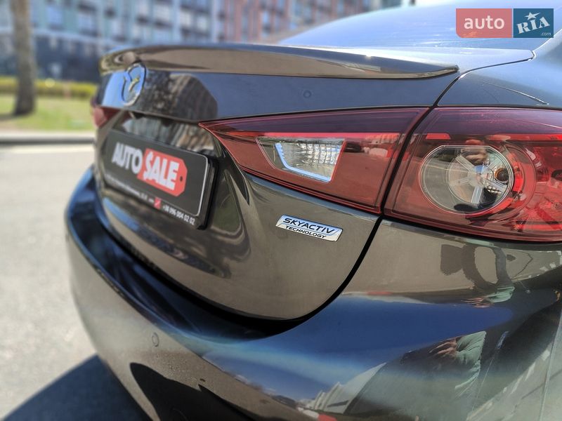 Седан Mazda 3 2017 в Киеве