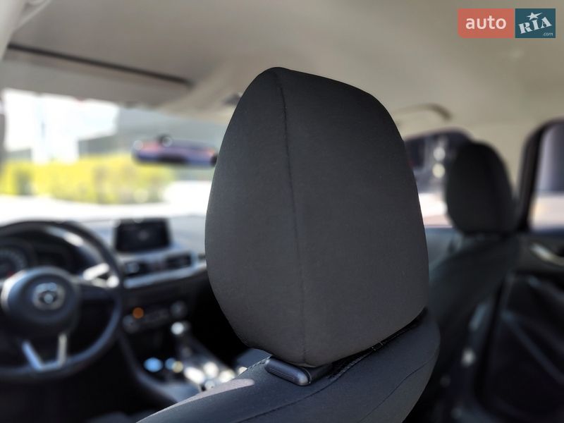 Седан Mazda 3 2017 в Киеве