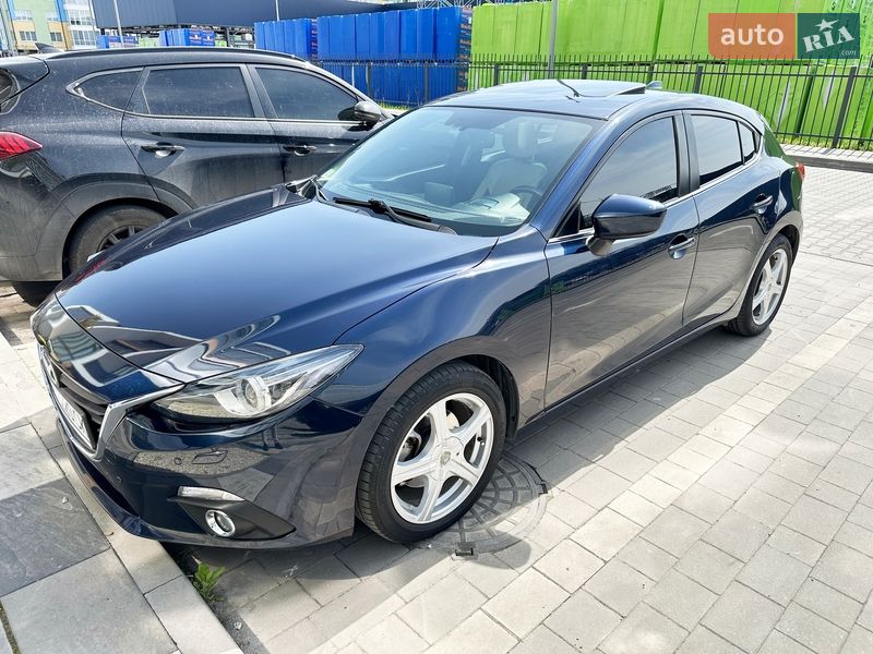 Хетчбек Mazda 3 2015 в Івано-Франківську