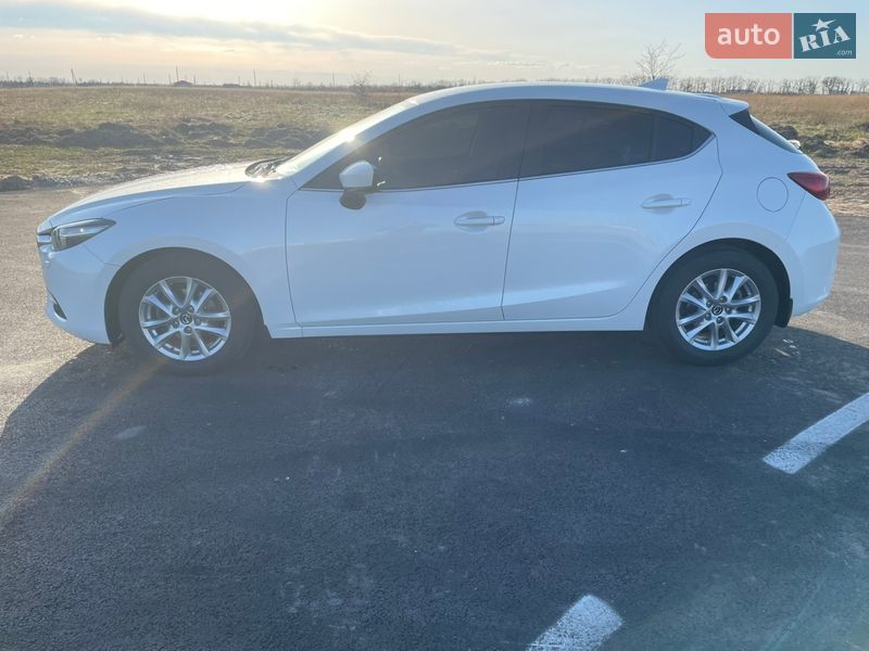 Хэтчбек Mazda 3 2016 в Киеве