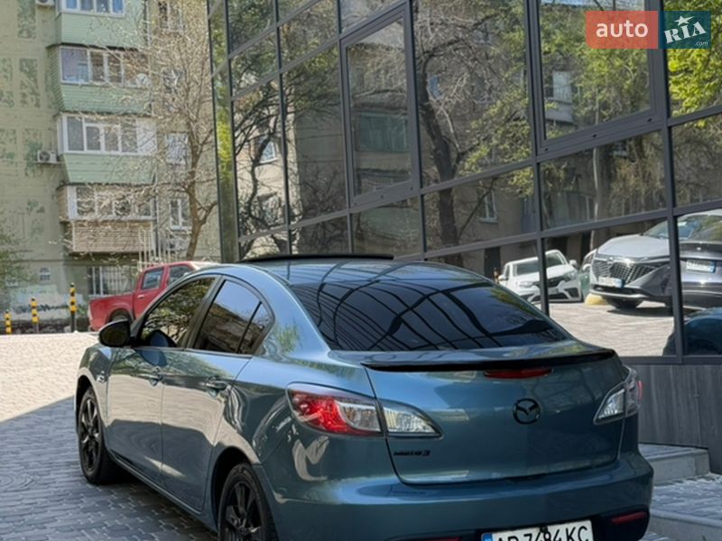 Седан Mazda 3 2010 в Запорожье