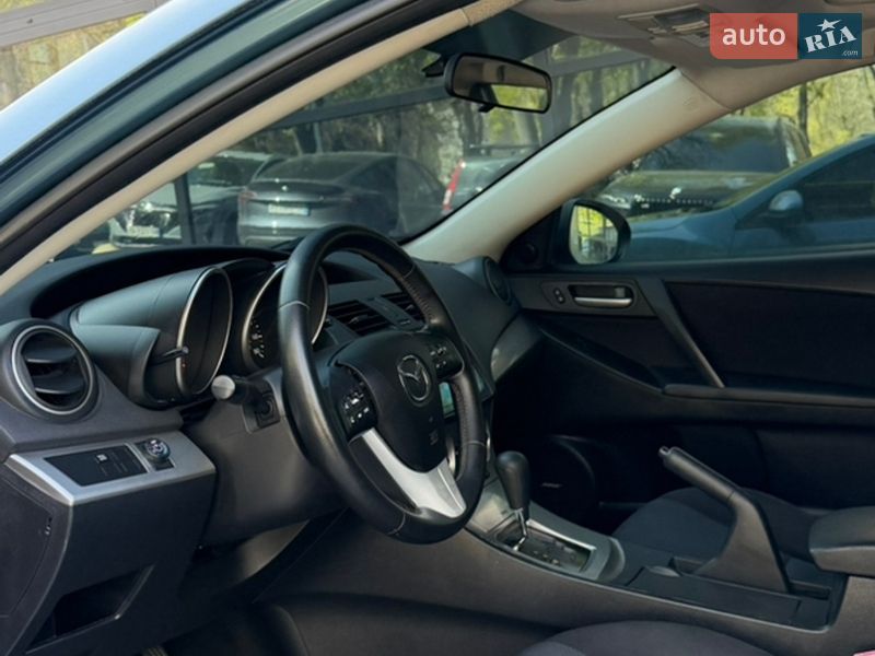 Седан Mazda 3 2010 в Запорожье