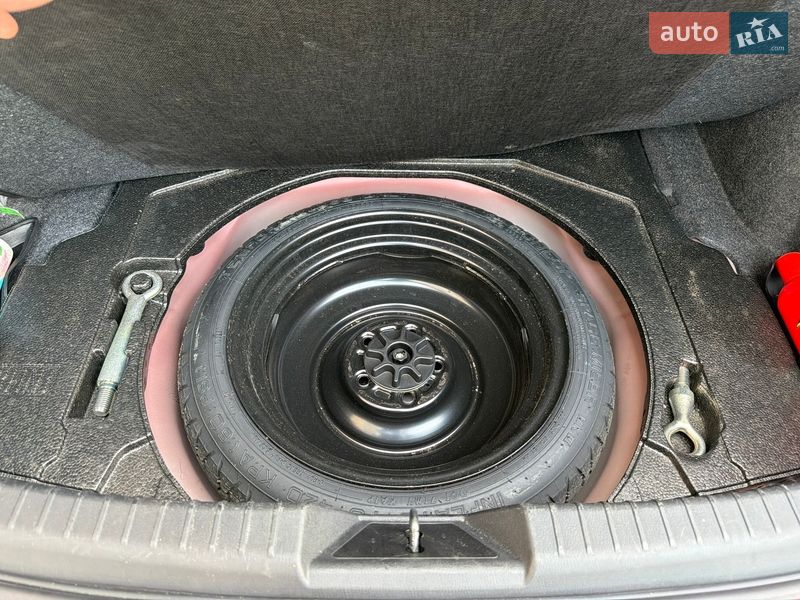 Седан Mazda 3 2014 в Киеве