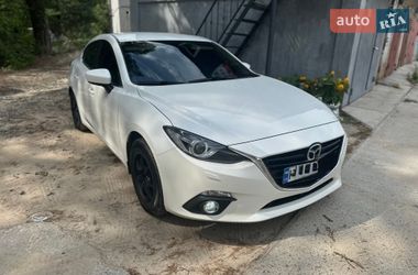 Седан Mazda 3 2015 в Киеве