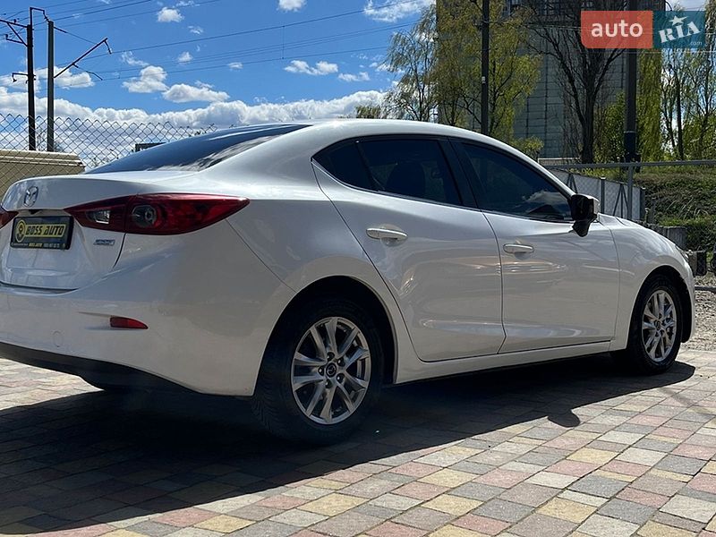 Седан Mazda 3 2016 в Стрые