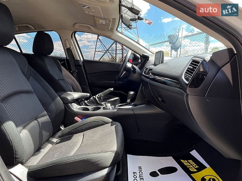 Седан Mazda 3 2016 в Стрые