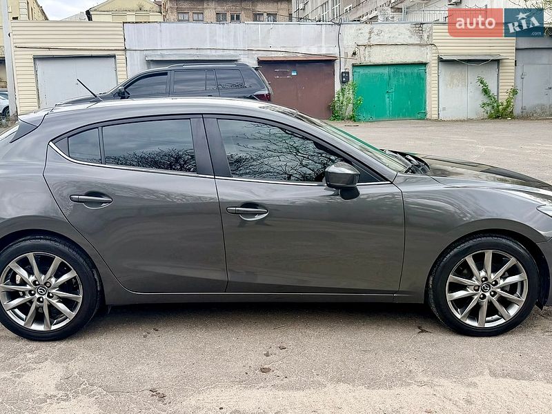 Хэтчбек Mazda 3 2017 в Днепре