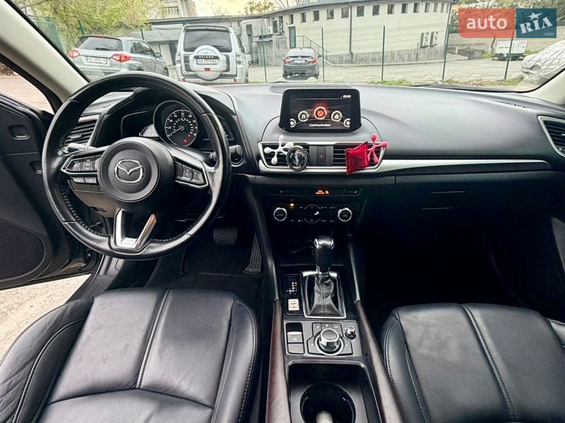 Хэтчбек Mazda 3 2017 в Днепре