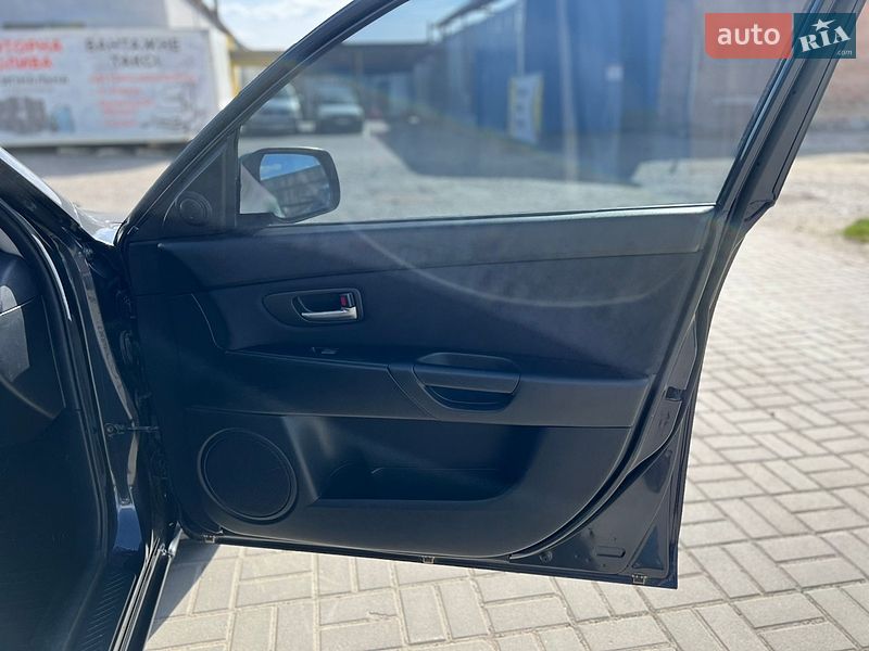 Седан Mazda 3 2005 в Ковеле